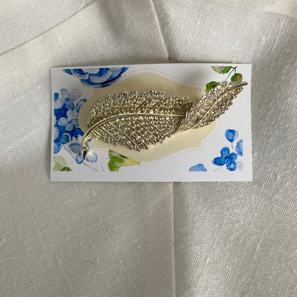 Sarah Coventry Leaf Brooch
